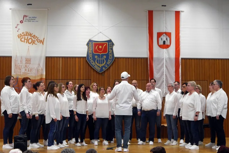 TakeFour in Neidenfels  TakeFour in Neidenfels   Chor TakeFour Ludwigshafen Chor TakeFour Ludwigshafen