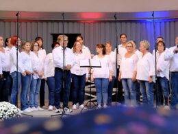 Trotz Regen: TakeFour-Chorkonzert beim Oktoberfest im Ebertpark Ludwigshafen   Chor TakeFour Ludwigshafen