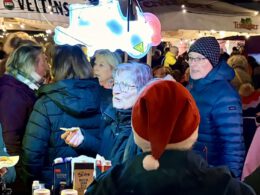 Waffelduft, Wintersonne und ein kleines Happy End - Christkindlmarkt Oppau/Edigheim   Chor TakeFour Ludwigshafen