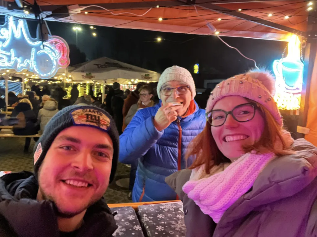 Waffelduft, Wintersonne und ein kleines Happy End - Christkindlmarkt Oppau/Edigheim   Chor TakeFour Ludwigshafen