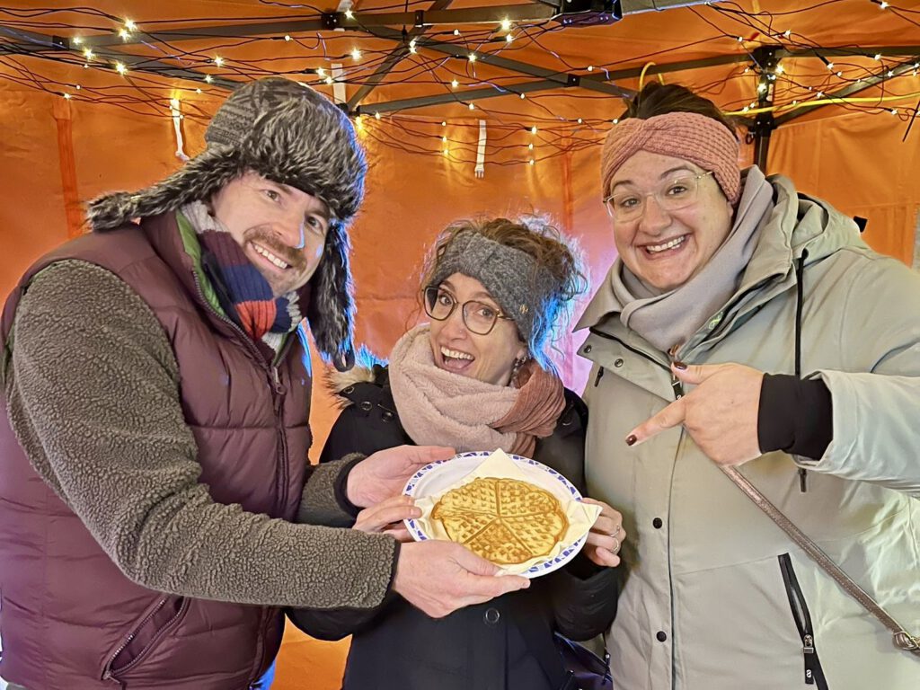 Waffelduft, Wintersonne und ein kleines Happy End - Christkindlmarkt Oppau/Edigheim   Chor TakeFour Ludwigshafen