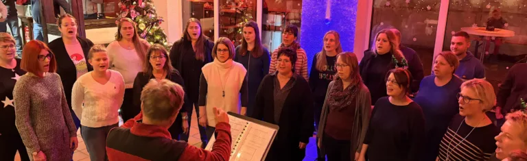 Weihnachtsglühen 2025: TakeFour blickt auf ein erfolgreiches Chorjahr zurück Weihnachtsglühen 2025  Chor TakeFour Ludwigshafen