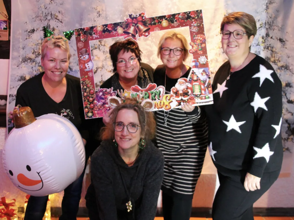 Weihnachtsglühen 2025: TakeFour blickt auf ein erfolgreiches Chorjahr zurück Weihnachtsglühen 2025  Chor TakeFour Ludwigshafen