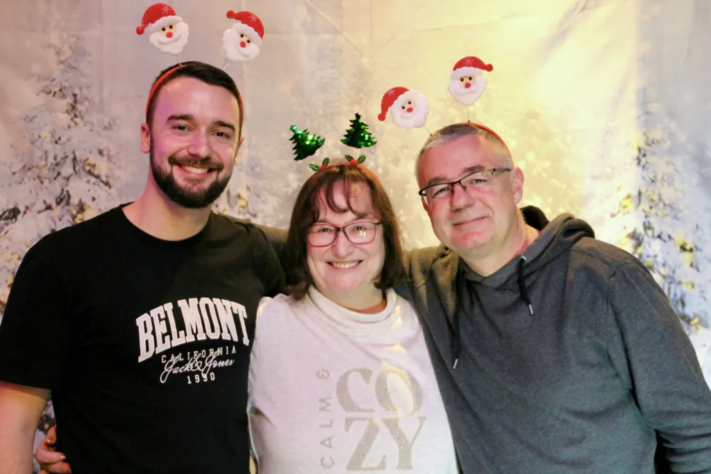 Weihnachtsglühen 2025: TakeFour blickt auf ein erfolgreiches Chorjahr zurück Weihnachtsglühen 2025  Chor TakeFour Ludwigshafen